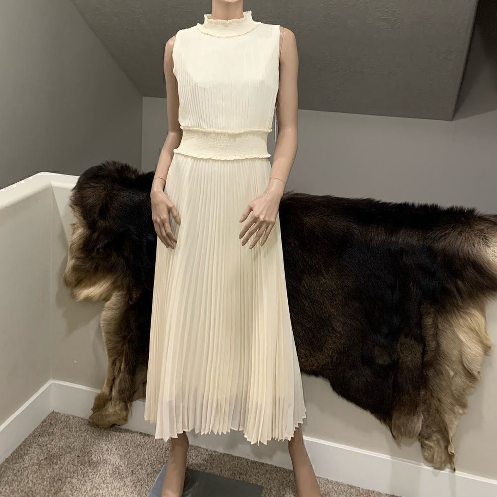 New Vintage Pleated Sleeveless Midi Dress